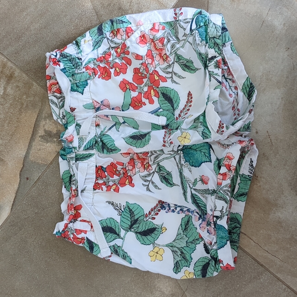 Baby Gap | size 3 floral shorts
